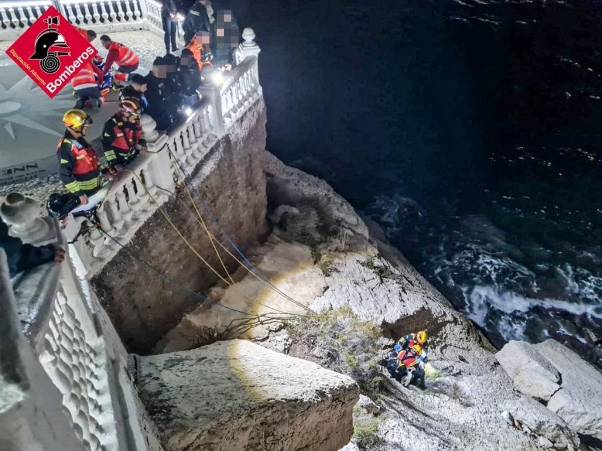 Varón herido tras caer por un peligroso acantilado en Benidorm