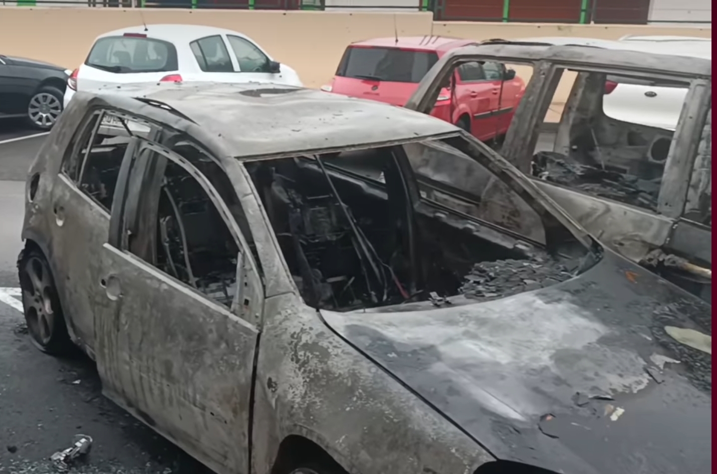 GETAFE/ El incendio de tres coches de madrugada tuvo su origen en un «fallo eléctrico»