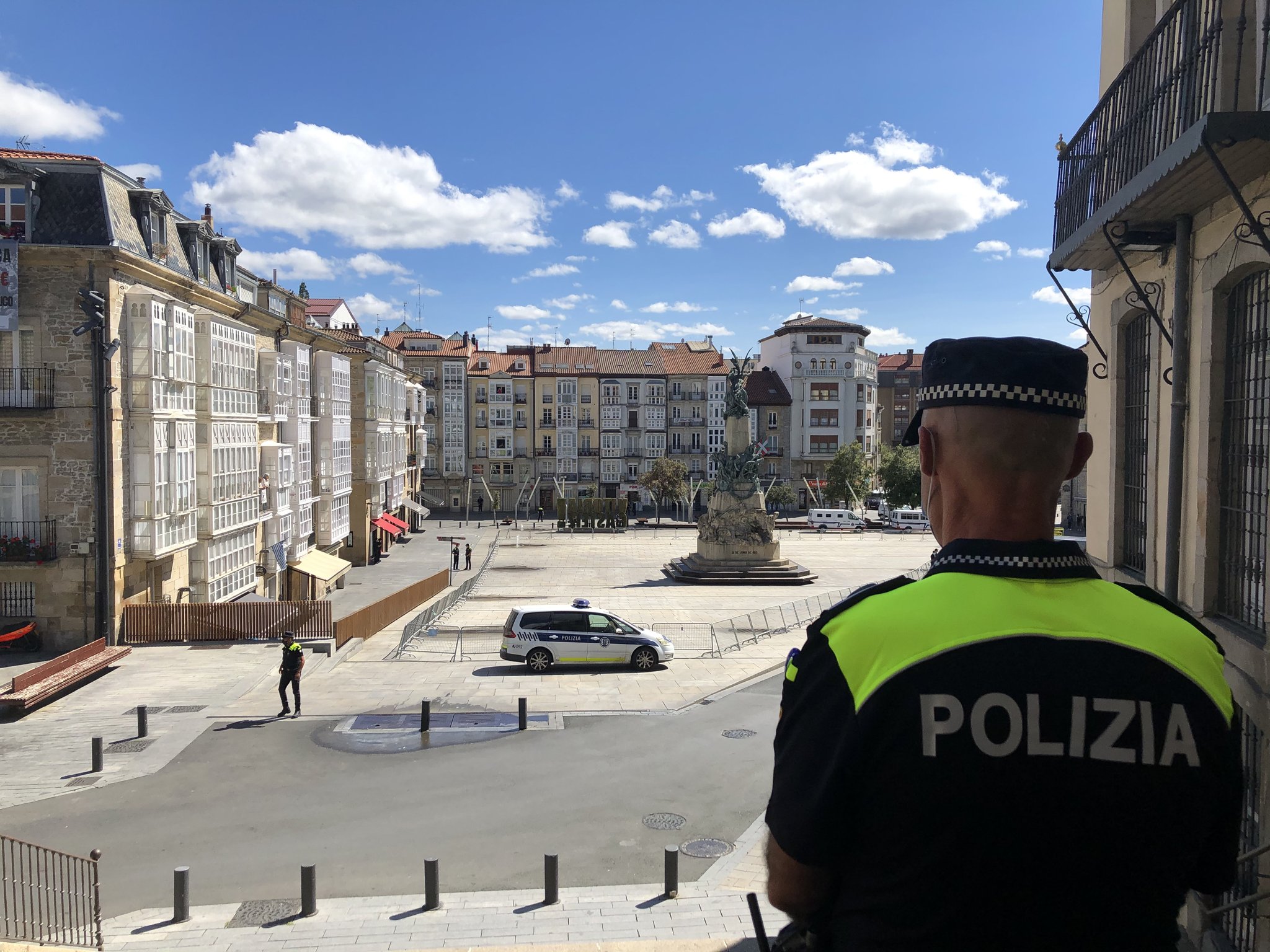 Vitoria: El ladrón casca al policía y vuelve a por el agente