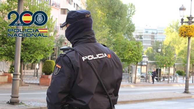 Agentes de la Policía Nacional detienen a 61 personas con reclamaciones judiciales en Granada, Motril y Baza