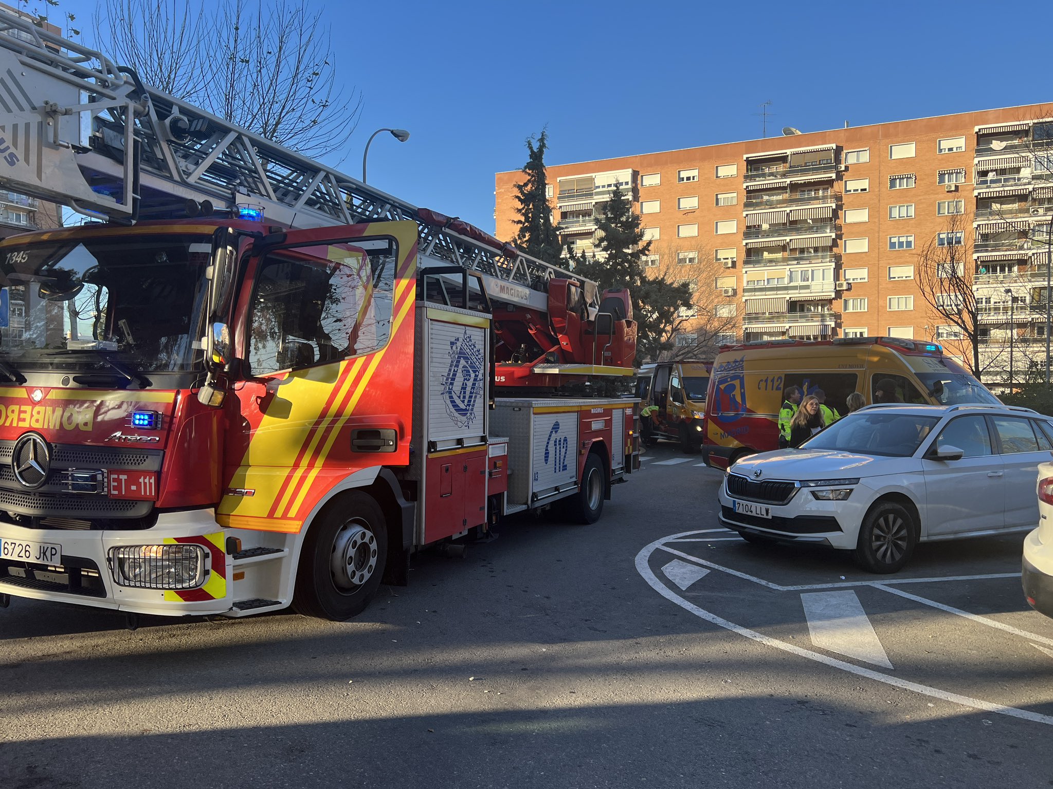 MADRID/ Muy grave una anciana al intentar apagar un incendio en su vivienda de Hortaleza