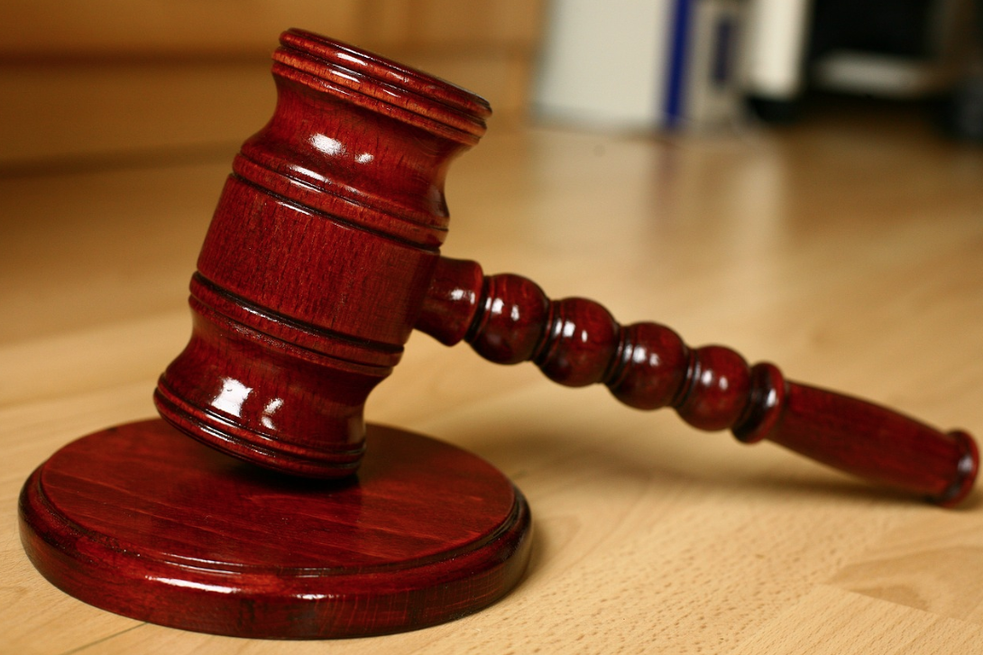Condenado a seis años de prisión por realizar tocamientos a 22 chicas en fiestas de Gallarta, Abanto y Zierbena