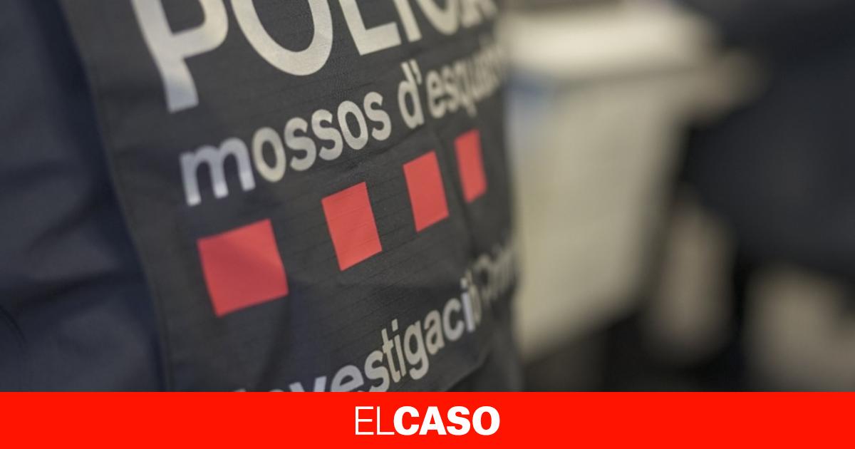 Dos hombres apuñalan otro en el pecho y en la pierna en una pelea en medio de la calle en Terrassa