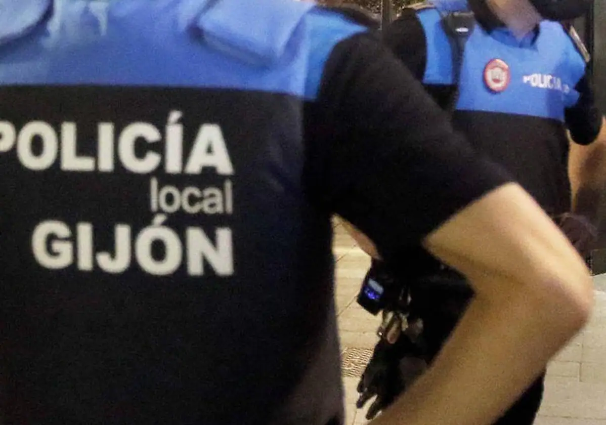 Detenido en Gijón un conductor ebrio por agredir a los policías cuando la grúa retiraba su vehículo