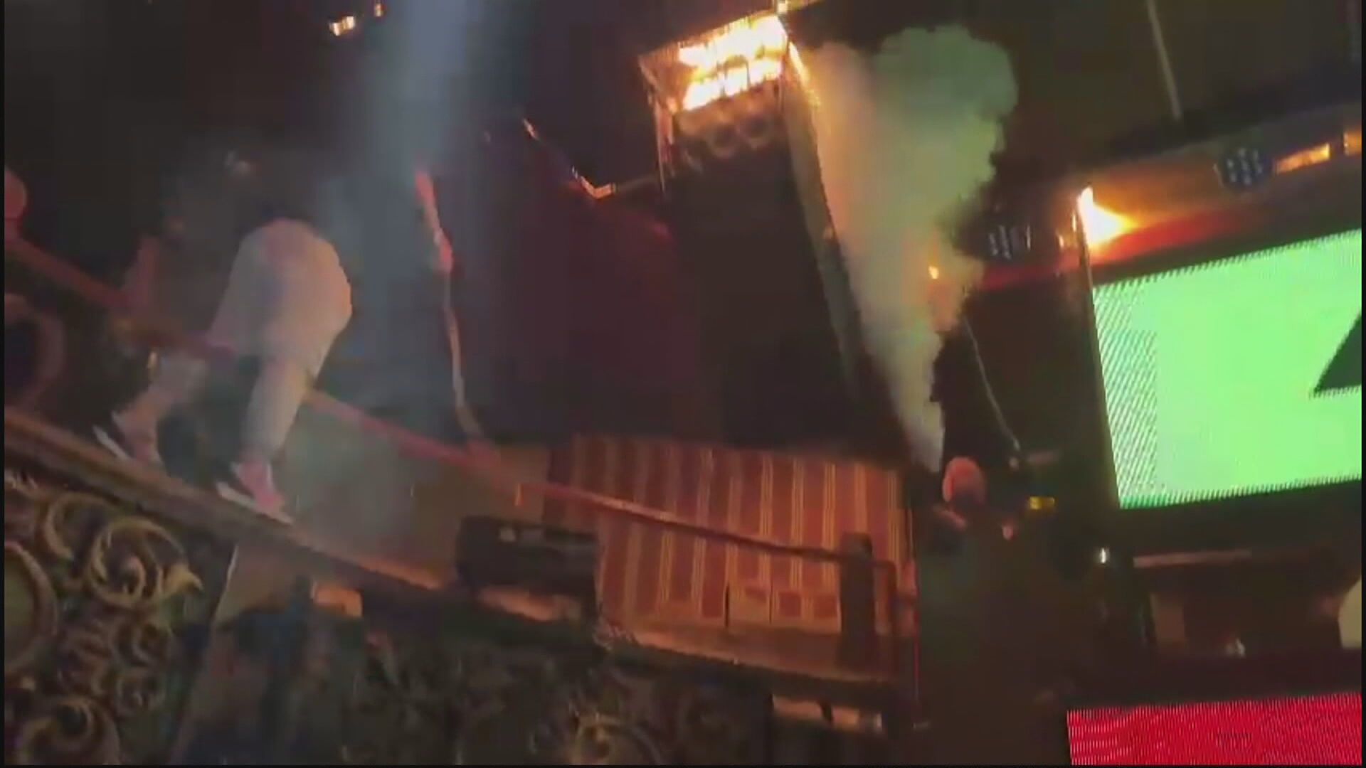 El responsable de la máquina de fuego frío que pudo originar el fuego en Teatre asegura que dejó de usarla antes del incendio