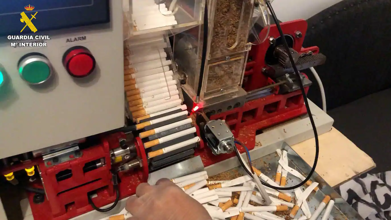 Hasta 12.000 cigarrillos por hora: así funcionaba una 'fábrica' ilegal de tabaco en Busot