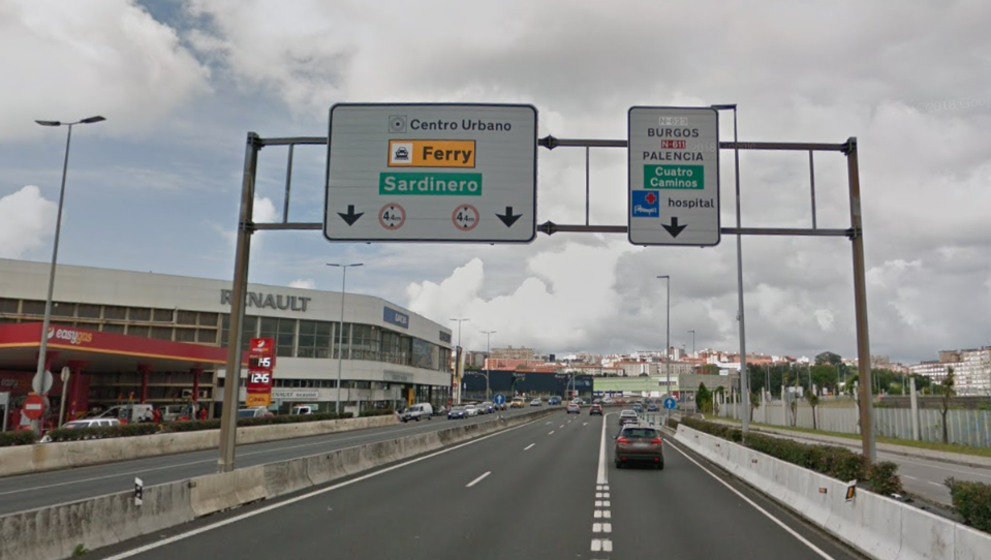 Roba un coche de un concesionario en Santander, se da a la fuga y no tiene permiso de conducir