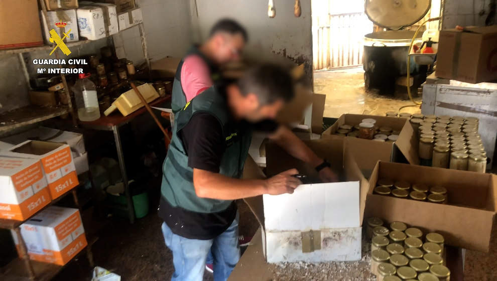 Detenido por vender dos toneladas y media de conservas sin control sanitario en Cantabria