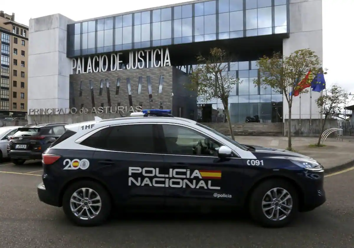 Detenido en Gijón un hombre tras rayar nueve vehículos en un acto vandálico sin precedentes
