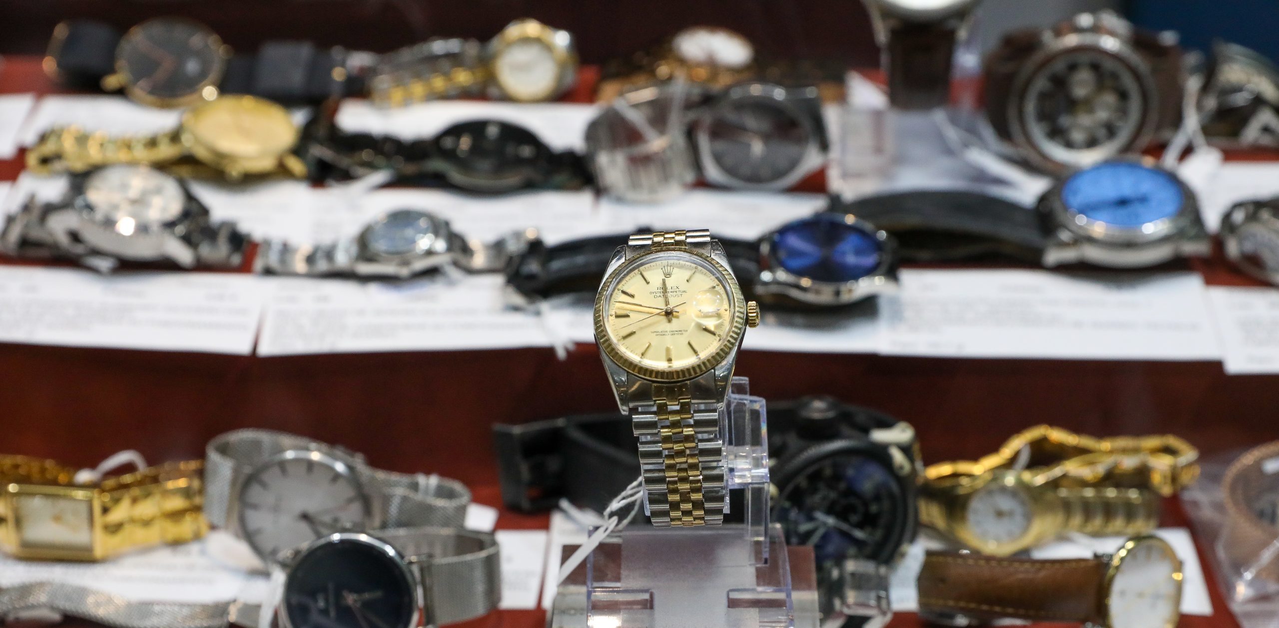 MADRID/ Arrestado el dueño de una tienda por apropiarse de relojes de lujo que debía reparar