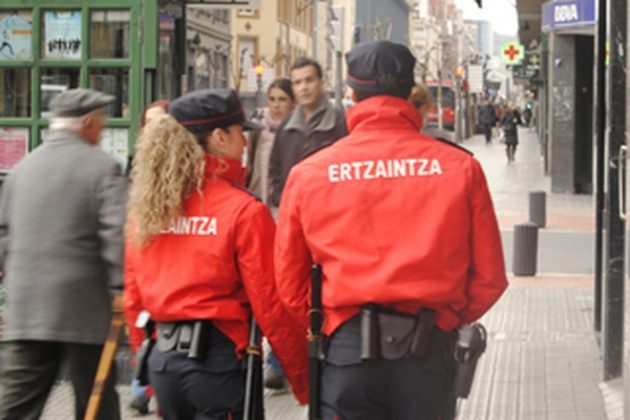 Interceptado el hombre que forzó varios vehículos en Santurtzi y huyó en un vehículo robado