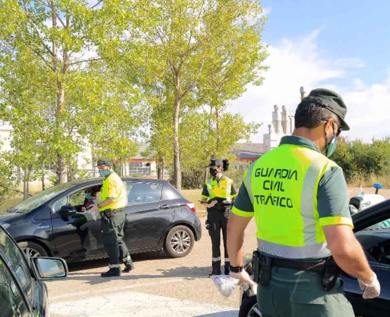 Detenido en A-2 por amenazar con navaja a guardias civiles