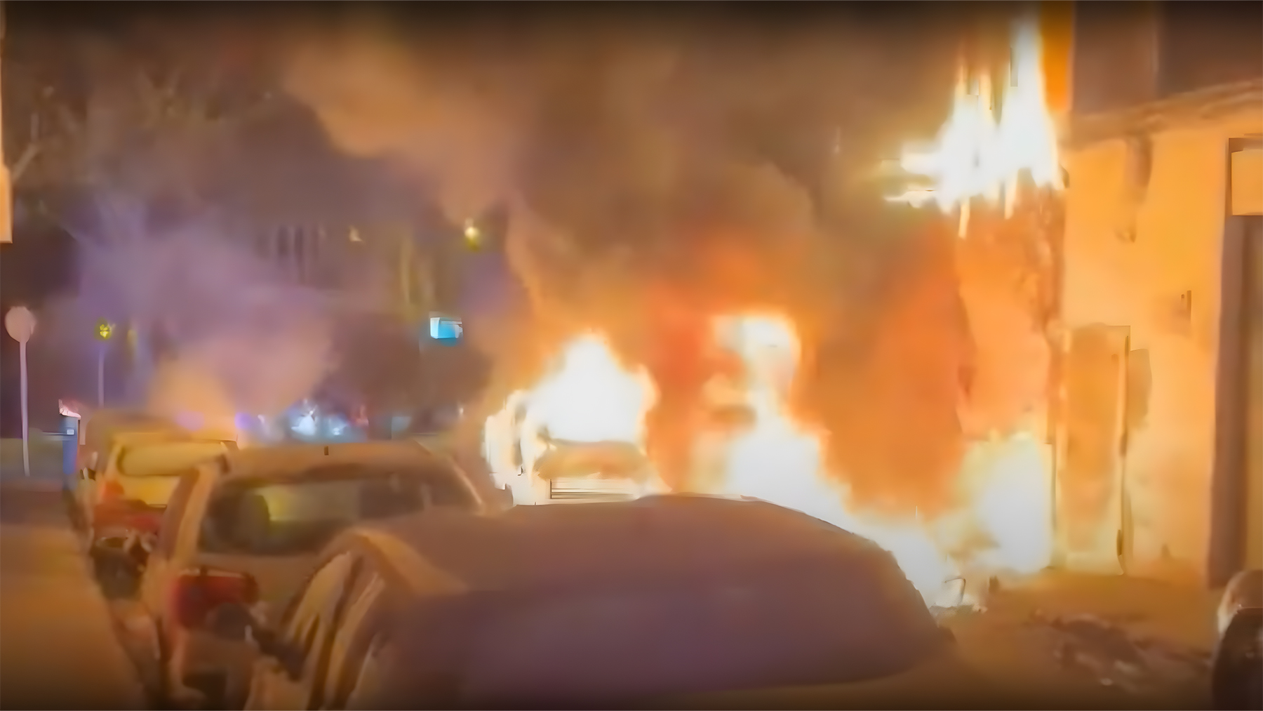 Detenidos dos jóvenes por una oleada de incendios de contenedores en Palma