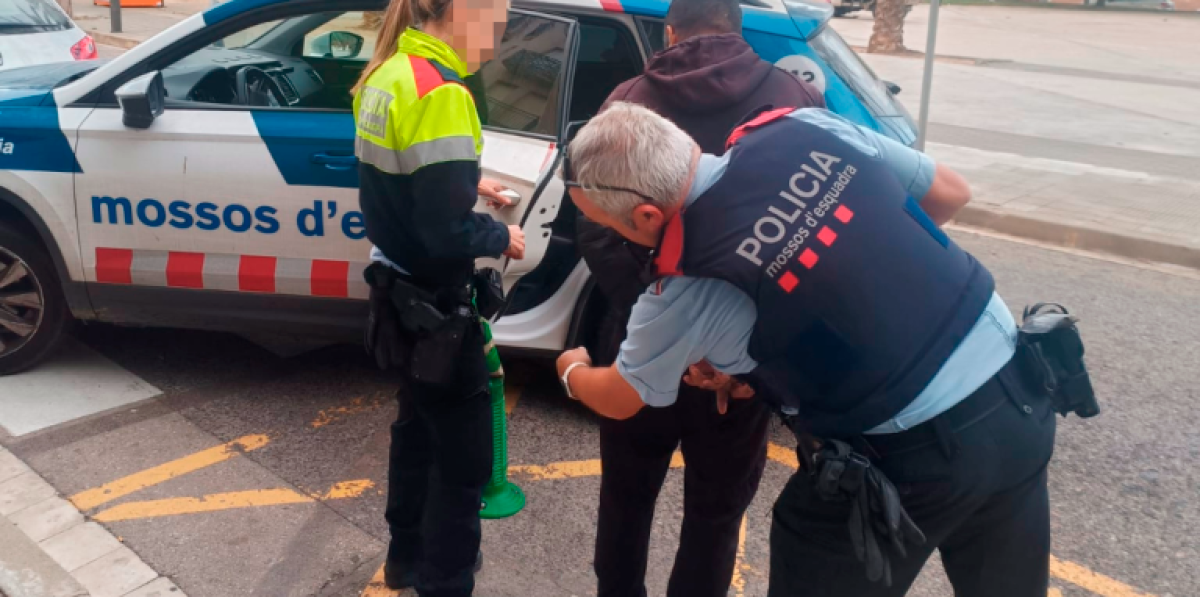 Detienen a hombre en Tarragona por simulación de delito y estafa en robo en taller