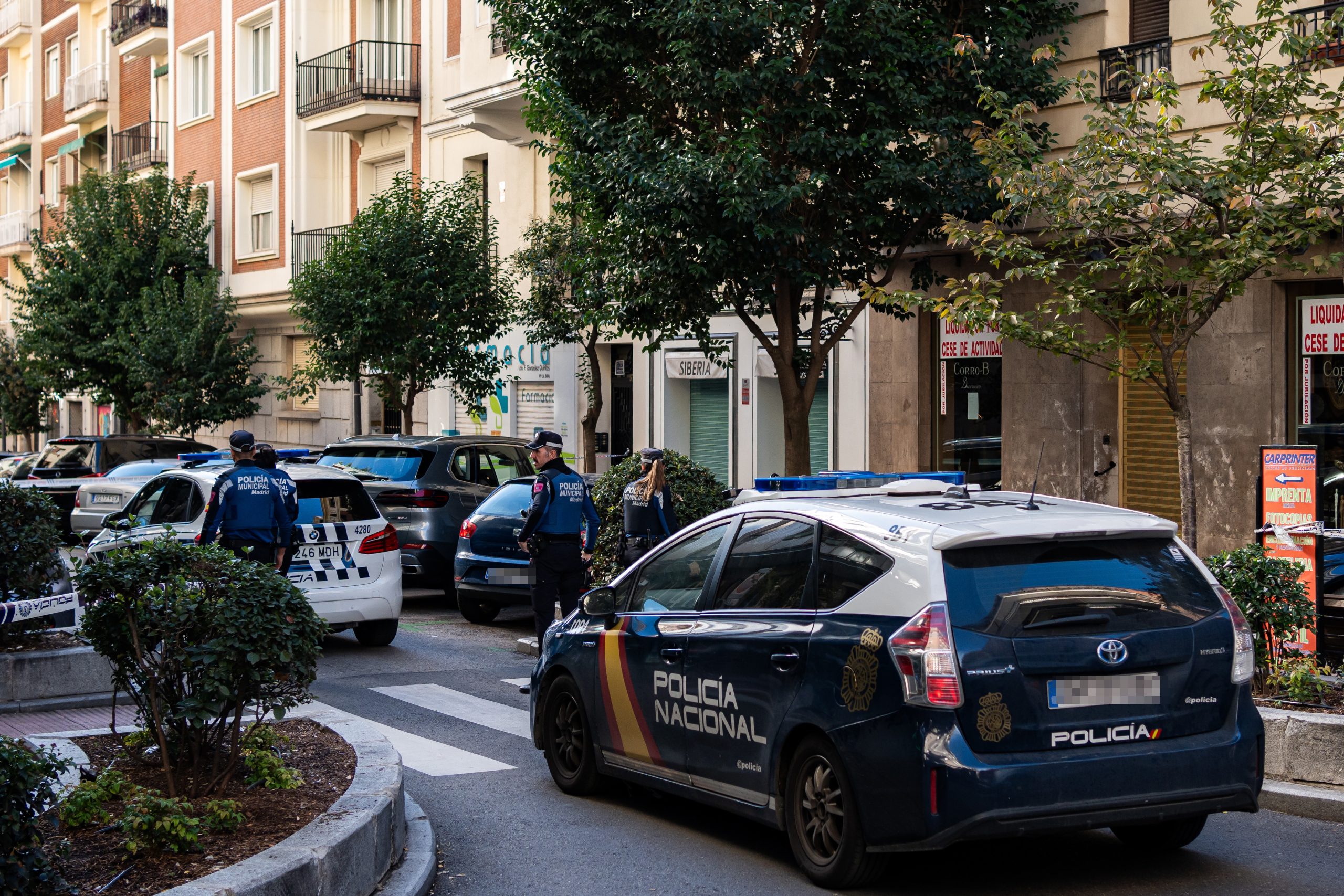 Detienen a un joven que robó en dos comercios del centro comercial ‘Plenilunio’ en Nochevieja