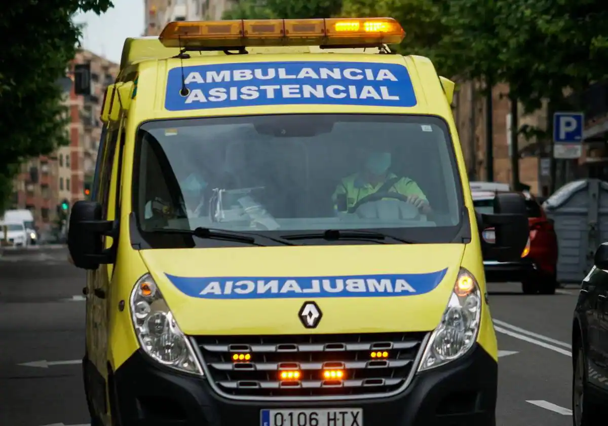 Dos varones resultan heridos en una colisión de dos turismos en Salamanca