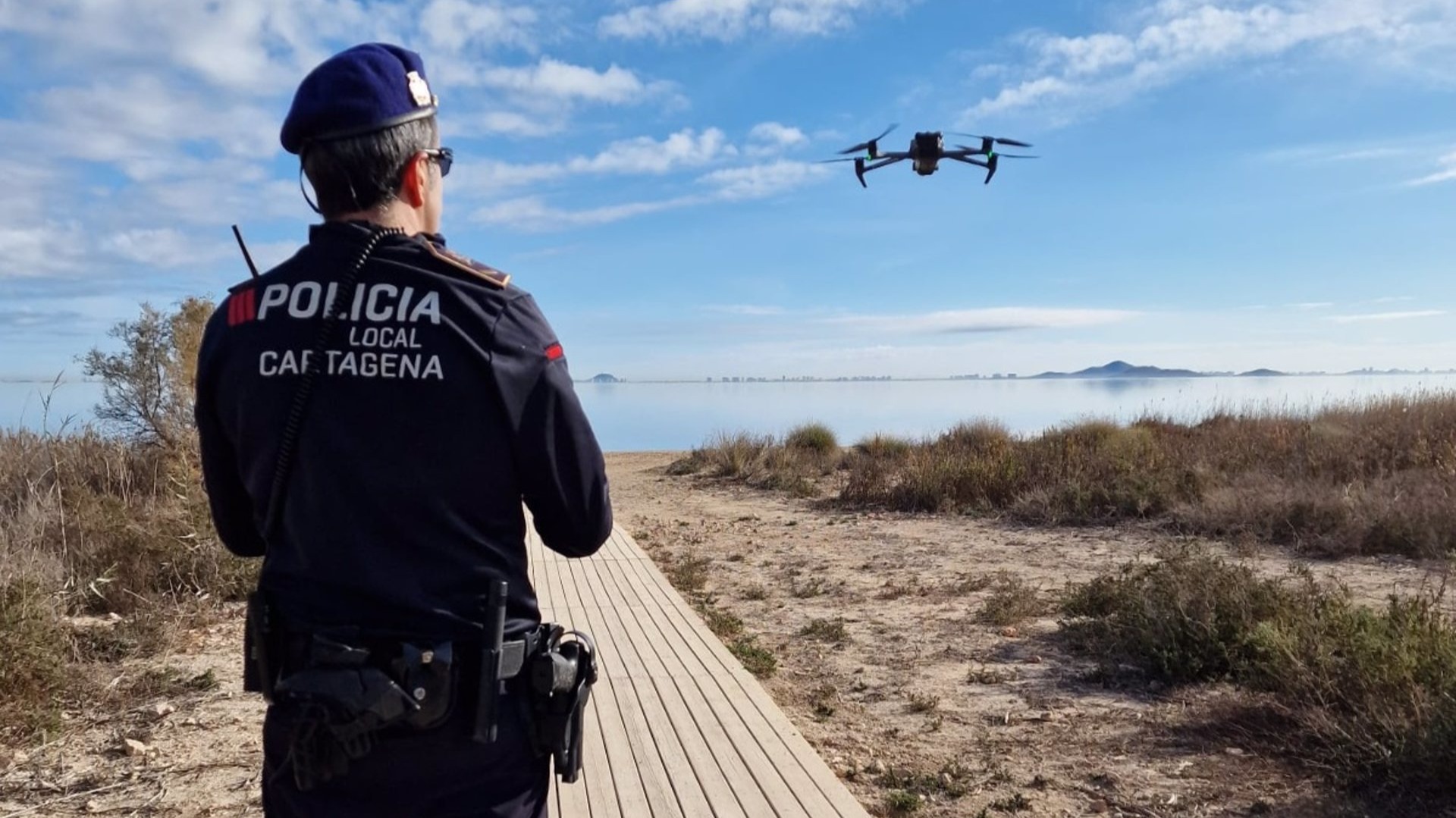 Dos drones de la Policía Local de Cartagena colaboran en la búsqueda de Ivo en el Mar Menor