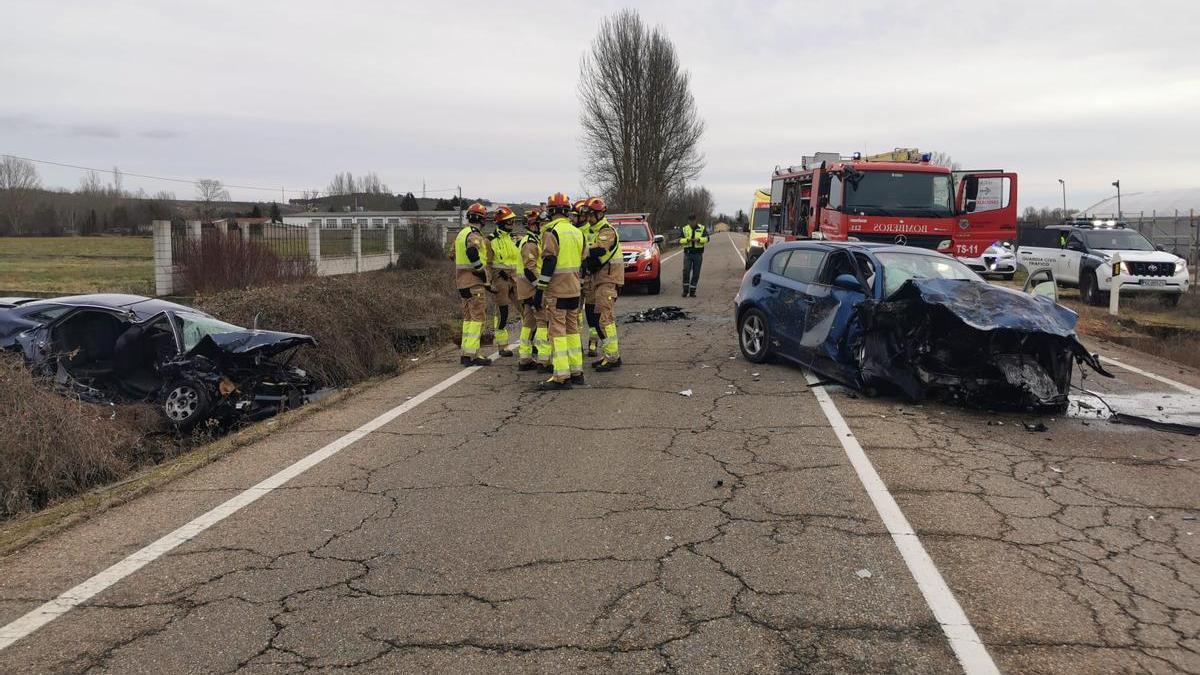 Fallece una persona y dos resultan heridas en trágico accidente de tráfico en Sariegos