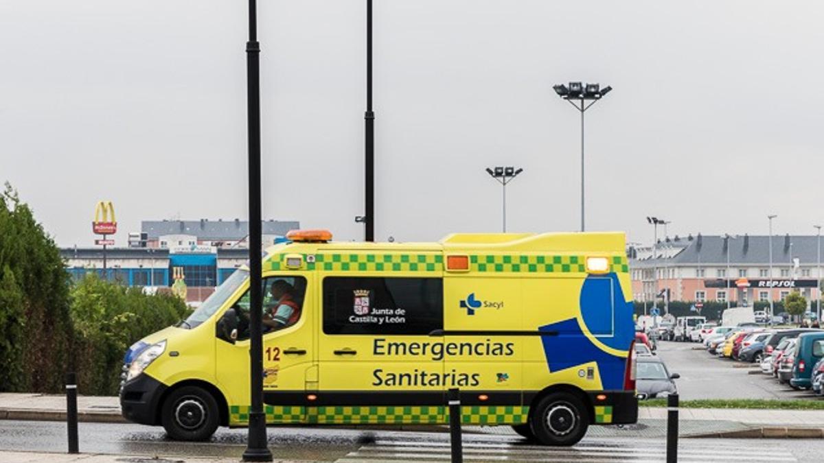Ambulancia en Ponferrada, en una imagen de archivo.
