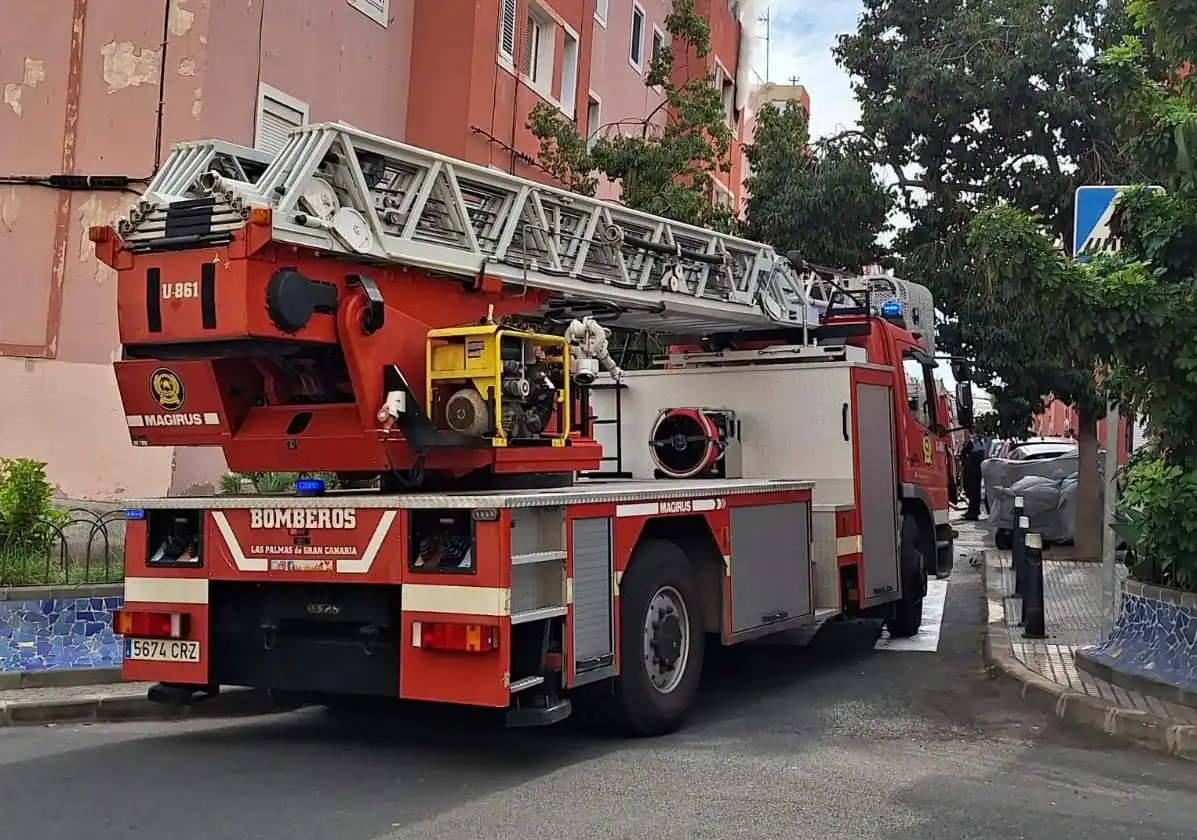 Incendio en una vivienda de Escaleritas por la carga de una batería
