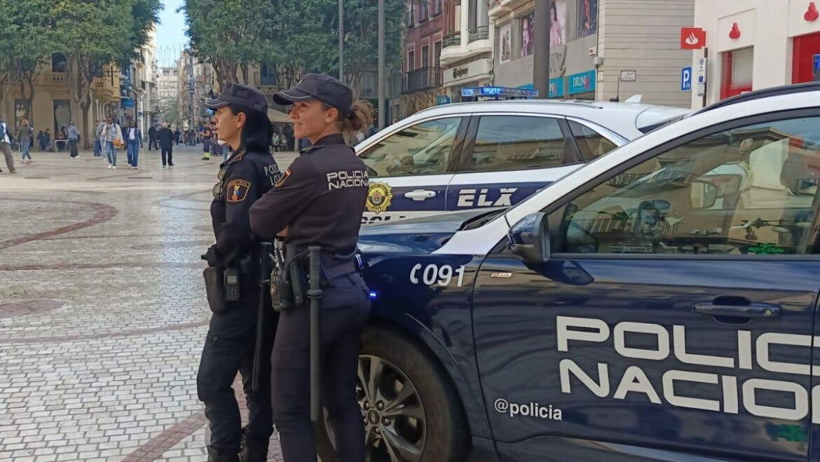 El gerente de un concesionario de Elche evita un robo gracias a las cámaras de seguridad