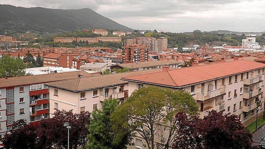 Vista de Errenteria tomada desde Galtzaraborda.