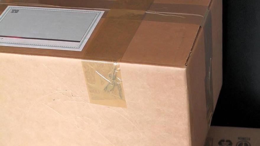 Envía droga en un paquete desde un estanco de Errenteria a un piso en Madrid