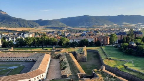 La Policía Nacional localiza en Jaca un hotel ilegal que llevaba operando ocho años