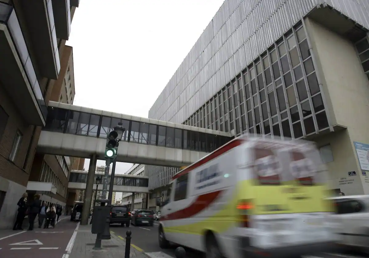 Una mujer, trasladada al hospital por un atragantamiento en una hamburguesería de Valencia