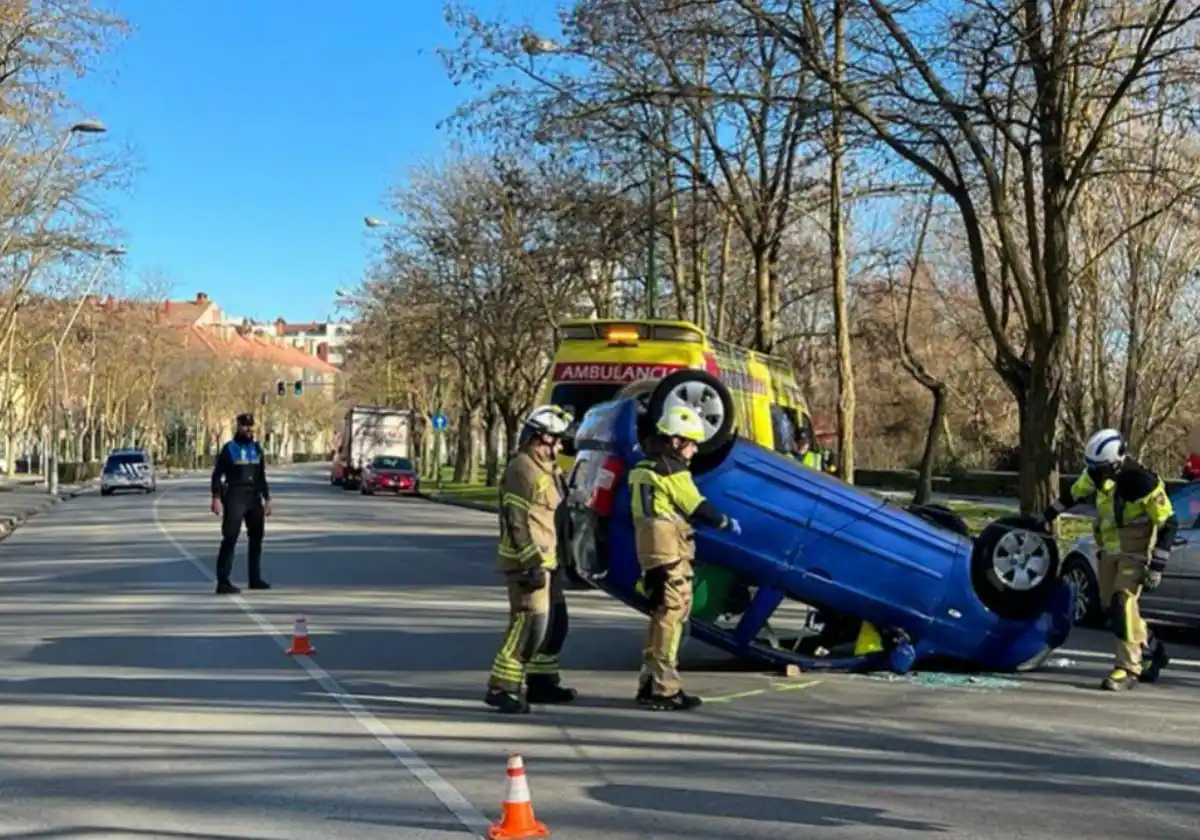Herida una conductora tras un aparatoso vuelco en Burgos