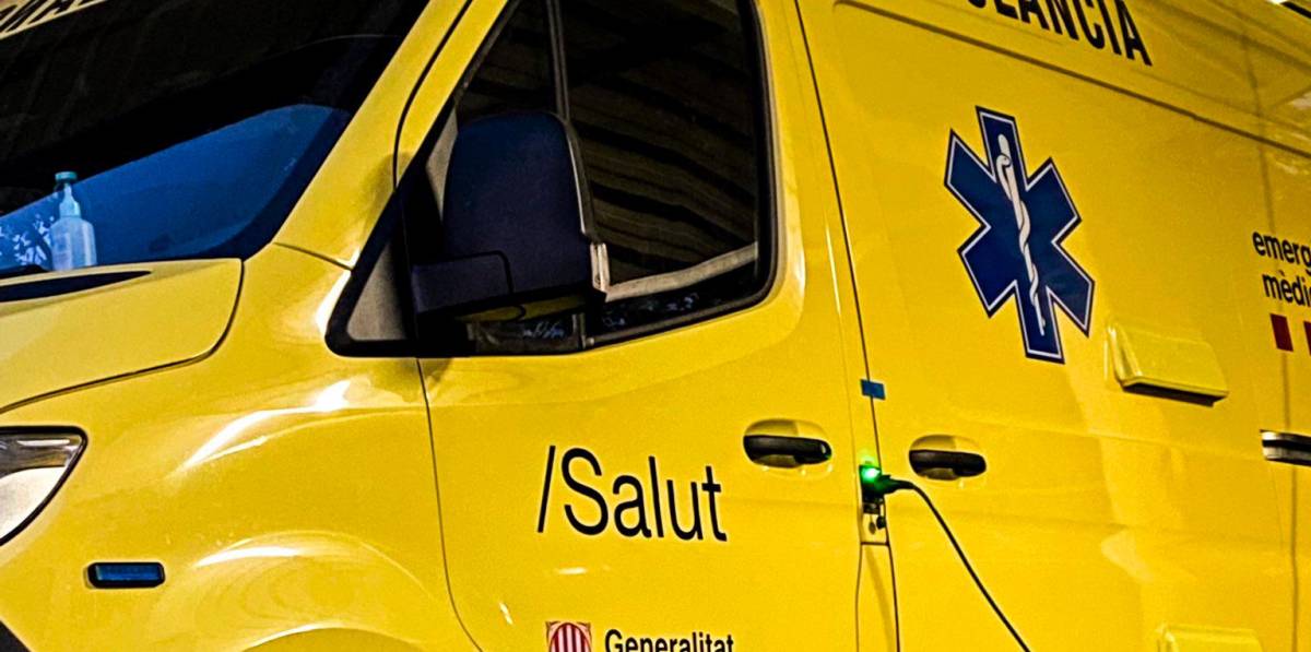 Herido tras sufrir un accidente contra un camión en La Canonja