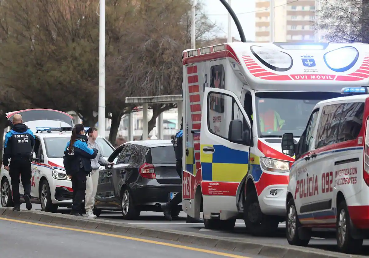 Auxilian a un conductor que sufrió una indisposición cardiaca en el Muro