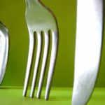 Rescinden contratos con empresa de comedor en Euskadi por servir comida con larvas y microorganismos