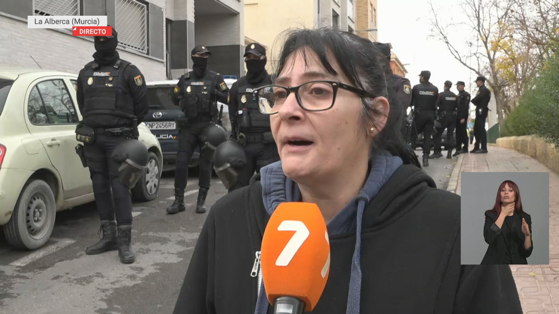 La tensión en el desalojo de varias viviendas okupadas de La Alberca precisa de presencia policial