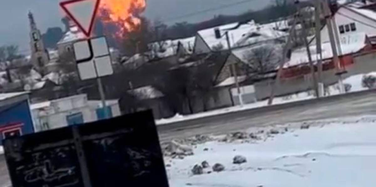Un avión militar ruso Il-76 con 65 prisioneros ucranianos se estrella en Bélgorod