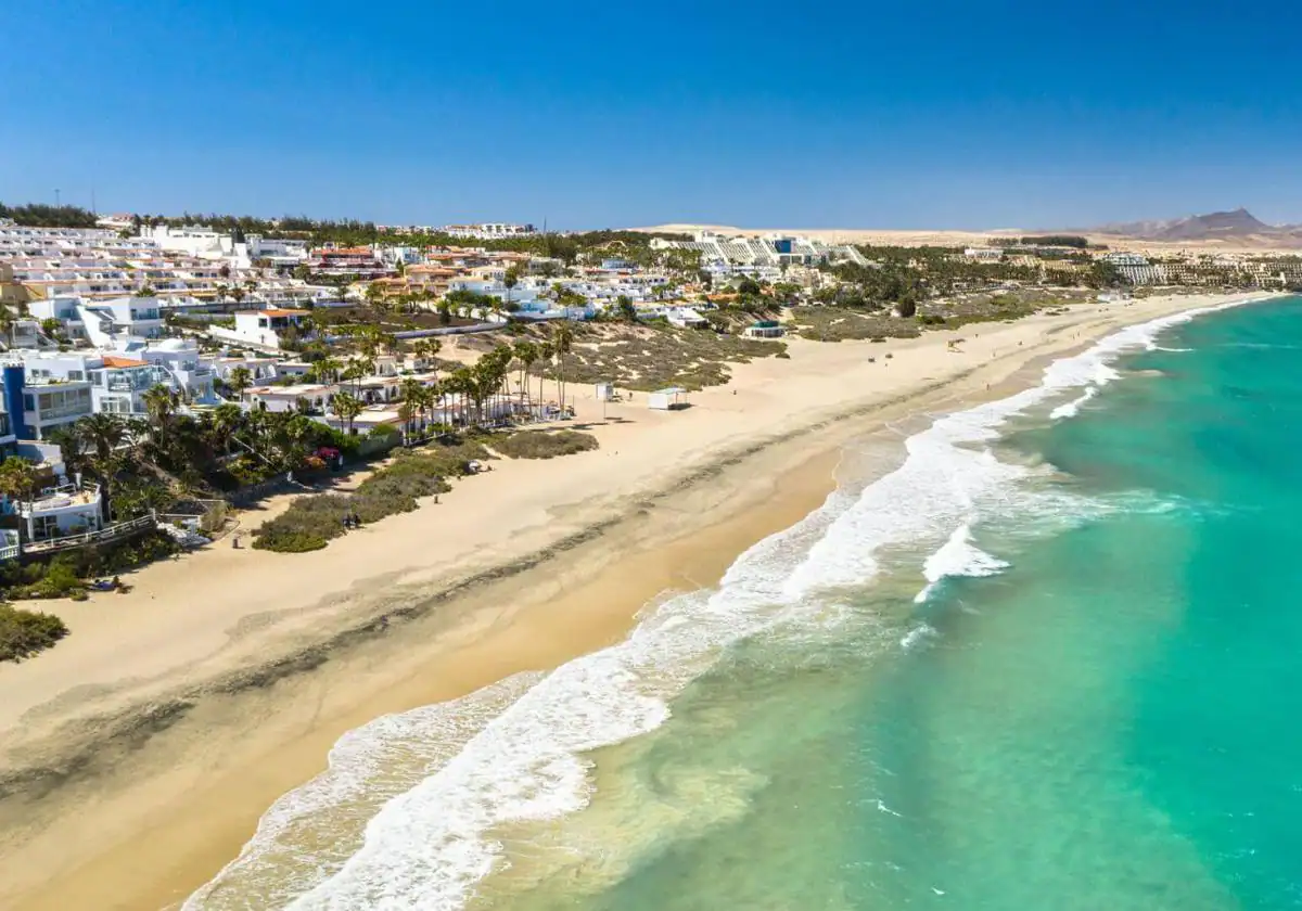 Un bañista fallecido y otro hospitalizado en la playa de Costa Calma