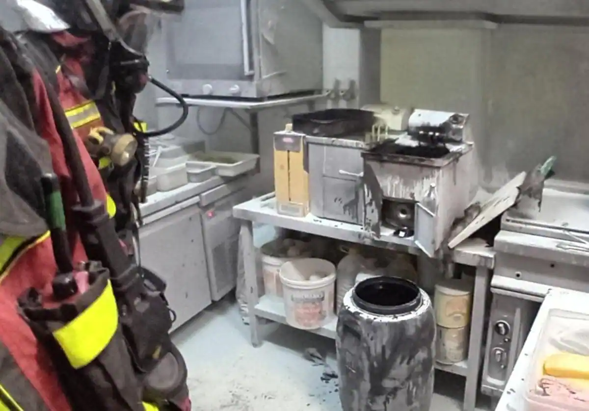 Una freidora provoca un incendio en un local de Las Palmas de Gran Canaria
