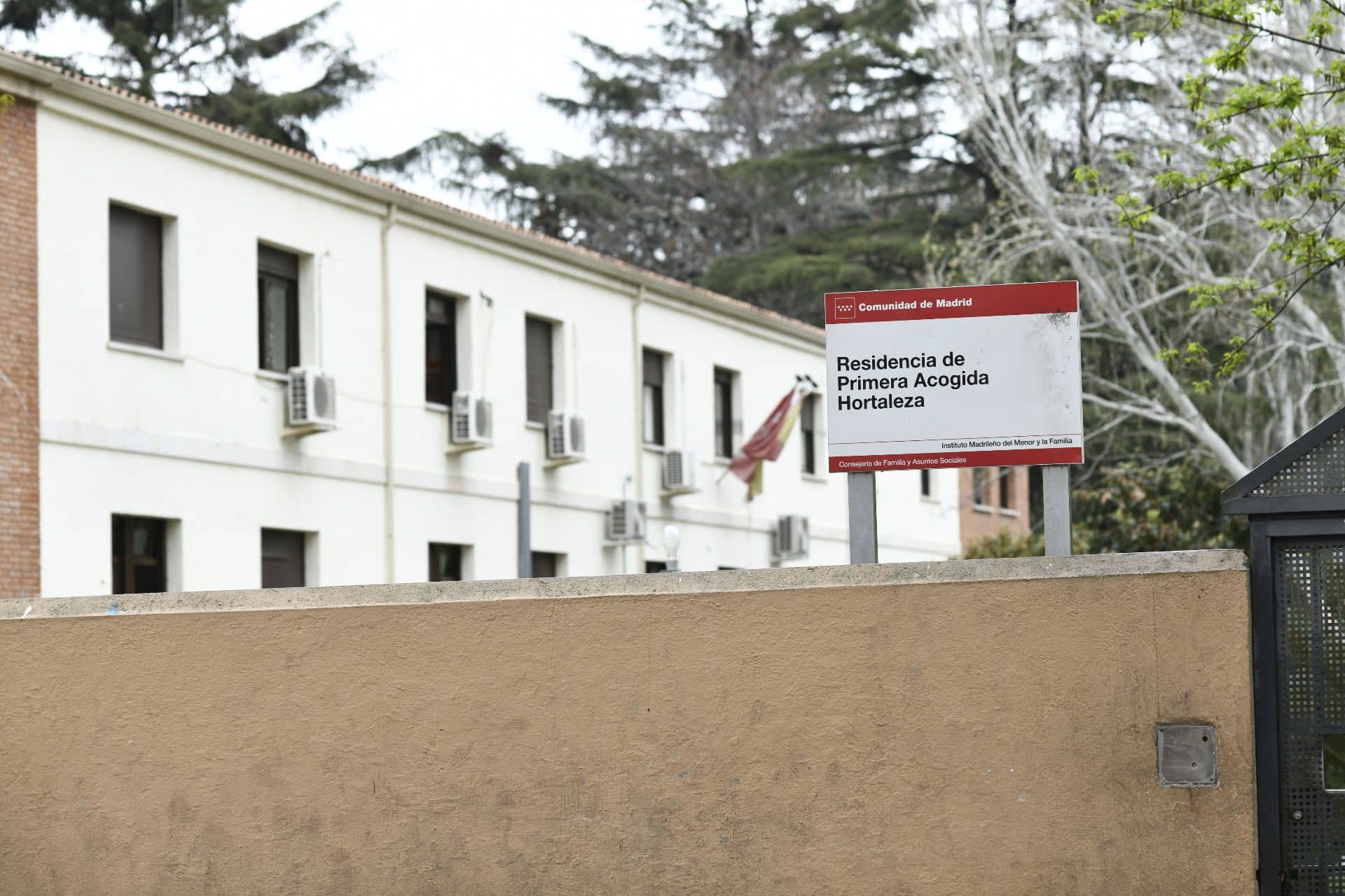Tres heridos leves en incendio en centro de acogida de menores en Hortaleza