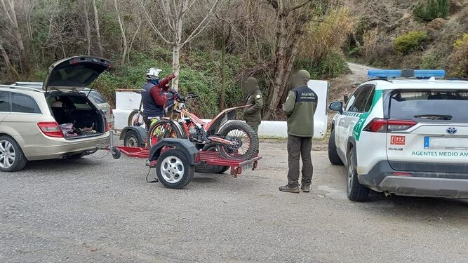Agentes de Medio Ambiente en Sierra Nevada denuncian a motoristas por acceder a áreas protegidas de forma ilegal