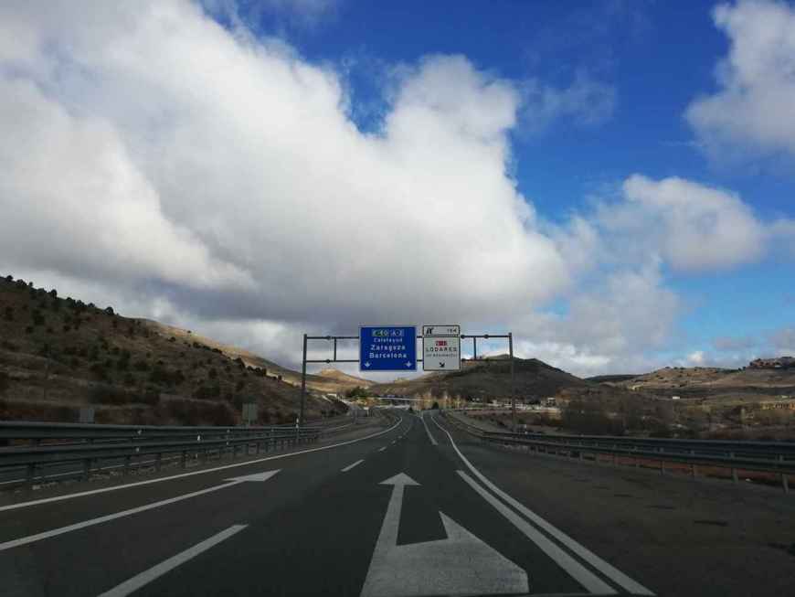 Cortada la A-2 debido a accidente de camión