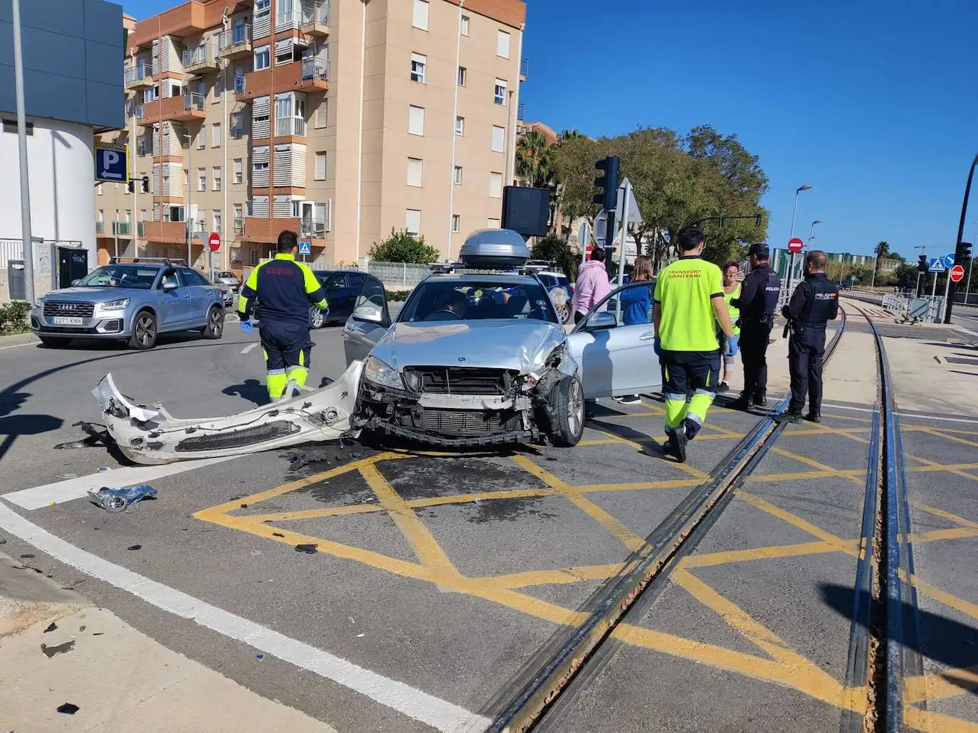 Otro accidente en la línea 9 del TRAM: Un coche se empotra contra un tren en Dénia
