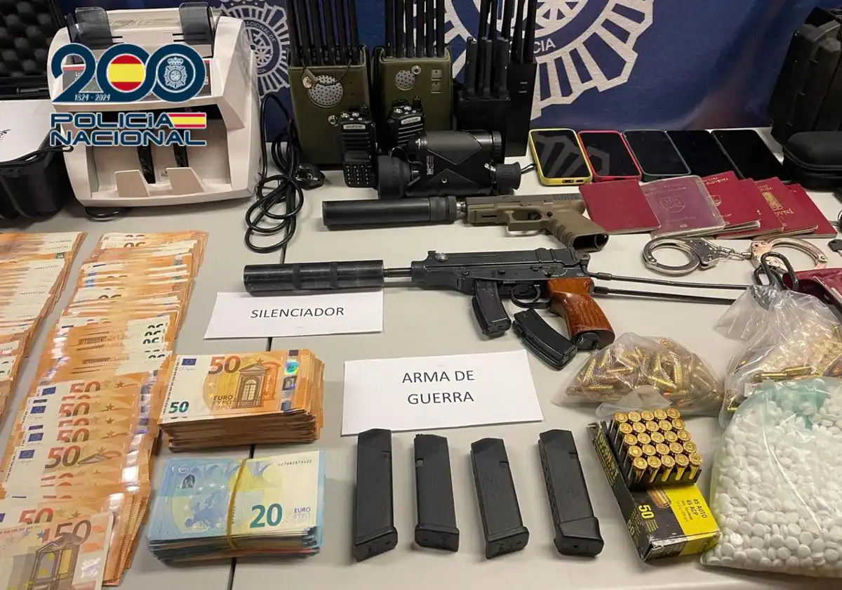 Desarticulan en Elche organización criminal con 130 kg de marihuana, armas de guerra y 100.000 euros en efectivo