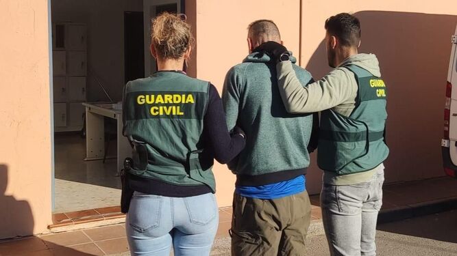 Imagen del arresto realizado por la Guardia Civil