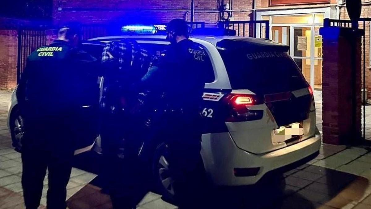 Detenido en Villaobispo de las Regueras por injurias y amenazas de muerte a sus vecinos.