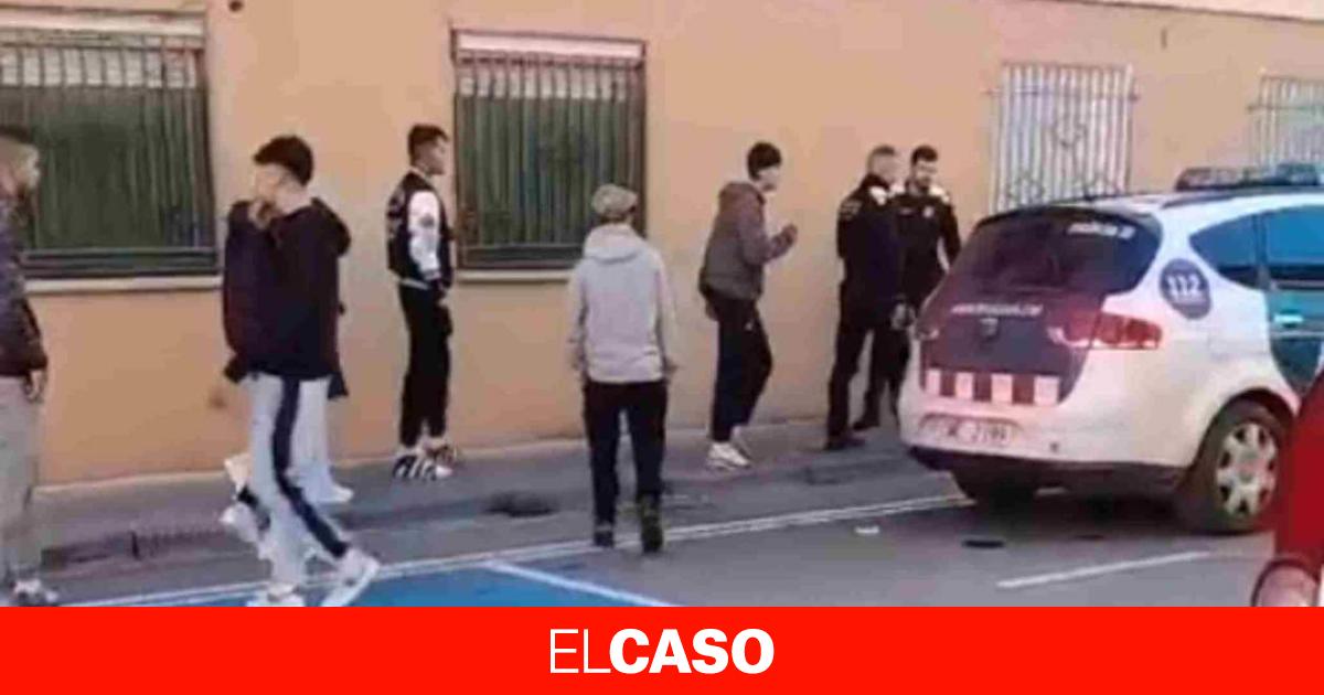 Lo detienen por intentar ocupar un piso en Manlleu y se escapa esposado del coche de los Mossos | VÍDEO