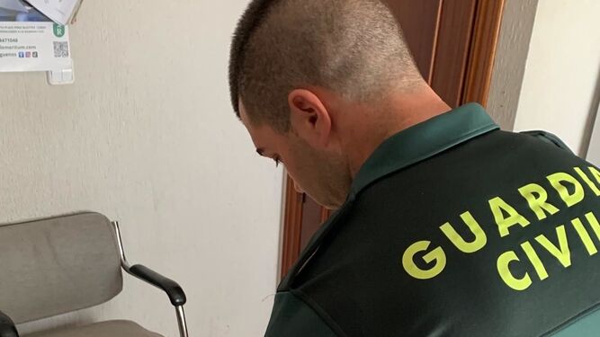 Detenido un hombre en Granada por estafar a un vecino vendiéndole una casa prefabricada que nunca recibió