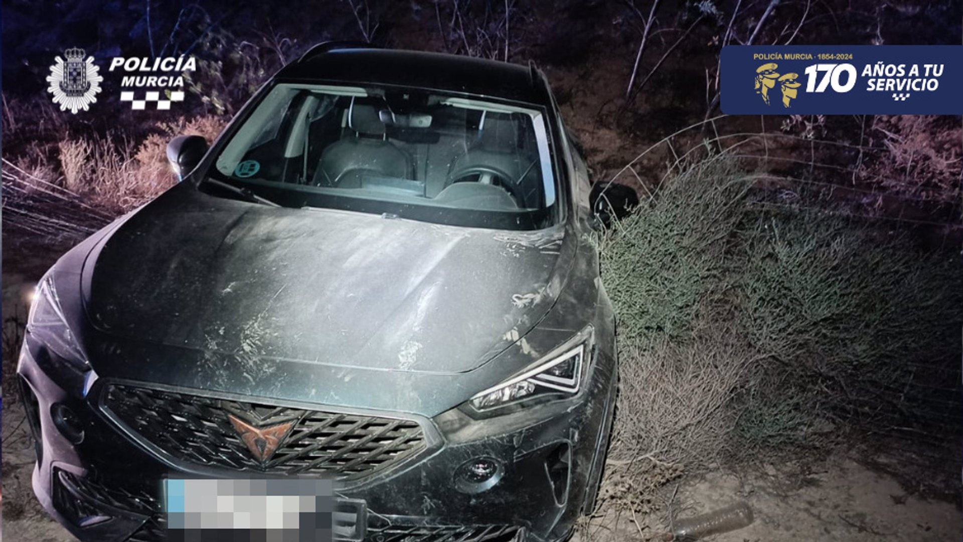 Chocaron contra la valla de una autovía y después agredieron a dos policías en Sucina