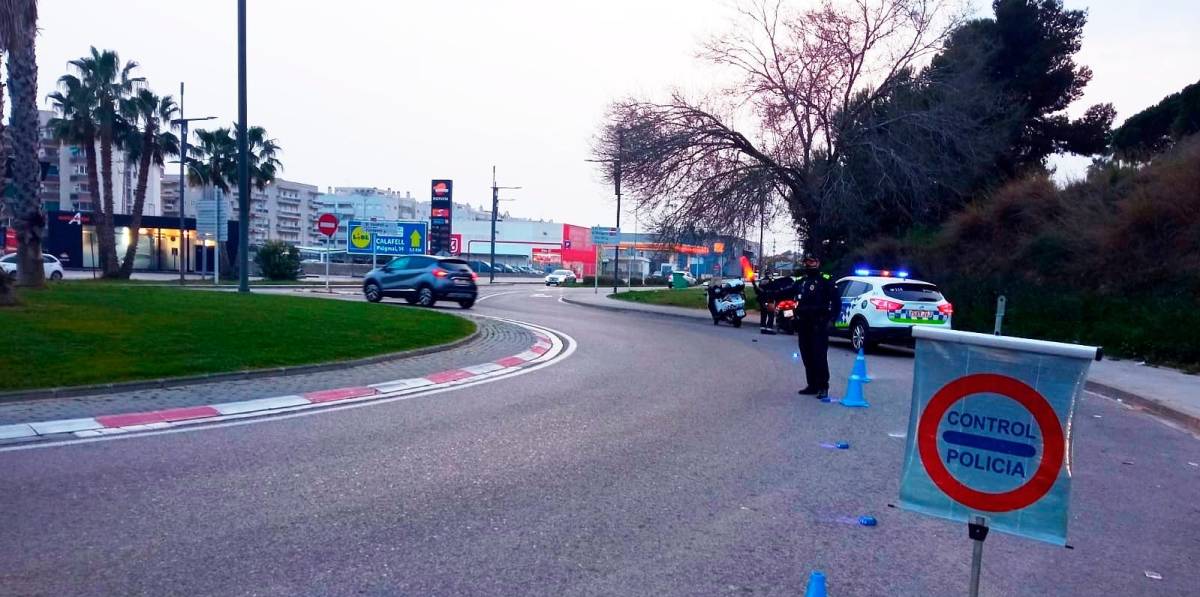 Atropella a un agente tras saltarse un control en Calafell