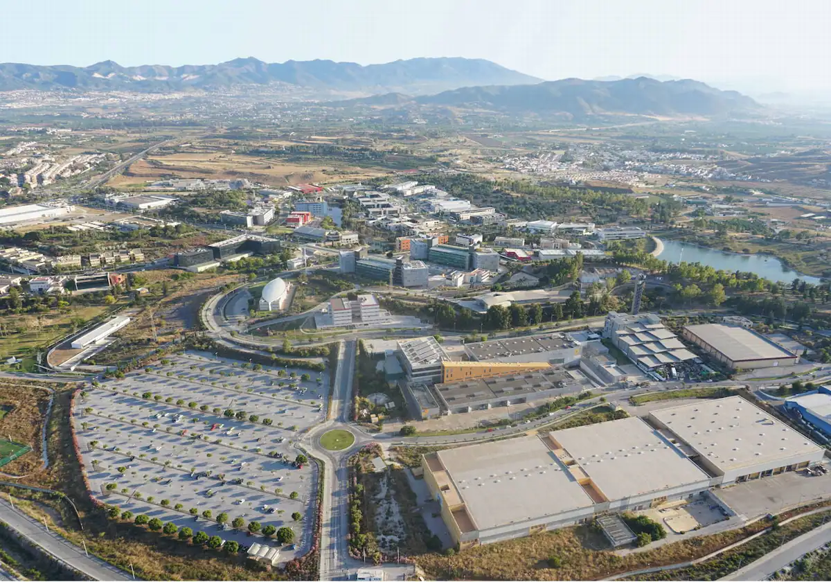 El Colegio de Arquitectos buscará en Málaga edificios como los que han ardido en Valencia para garantizar su seguridad