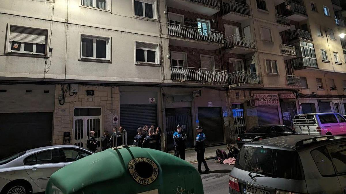 Un perro fue arrojado desde un tercer piso en la calle Relojero Losada de León.